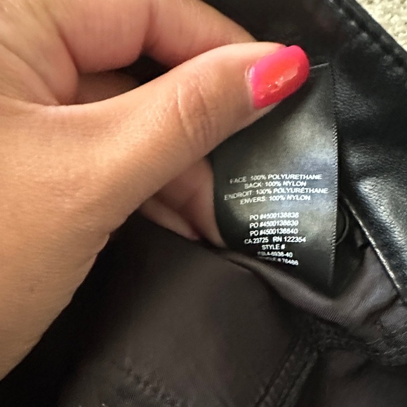 Aritzia Wilfred Rebel Vegan Pant Black Trendy Classic Fall Back to School size 4 - Picture 11 of 11